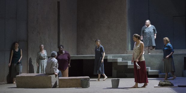 Cheryl Studer (Die Vertraute/Aufseherin), Ensemble