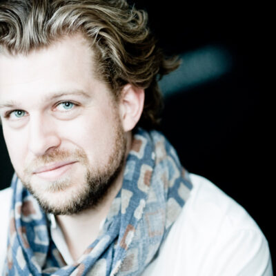 Tenor im Wolljanker