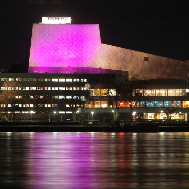 Opernhaus Bonn bei Nacht