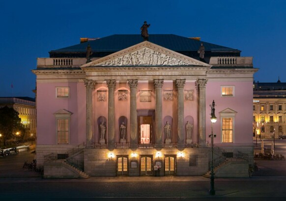 Staatsoper Unter den Linden bei Nacht
