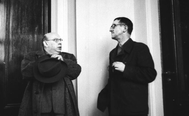 Hanns Eisler (l.) und Berthold Brecht