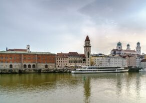 Blick über die Donau auf die Altstadt von Passau