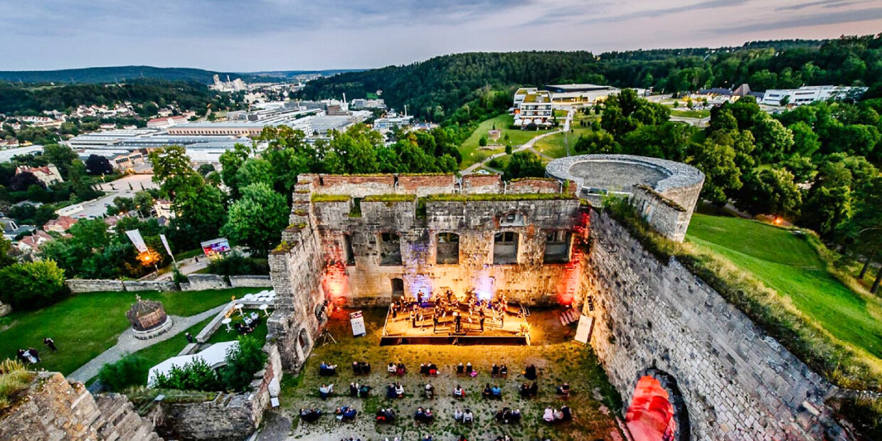 Ideale Kulisse: Im mittelalterlichen Schloss Hellenstein wird Wagners „Tannhäuser“ aufgeführt