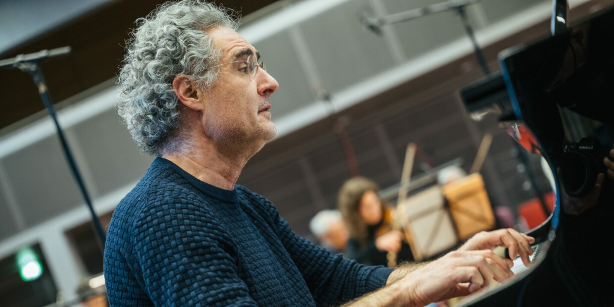 Volle Aufmerksamkeit für Haydn: Pianist und Dirigent Matthias Kirschnereit