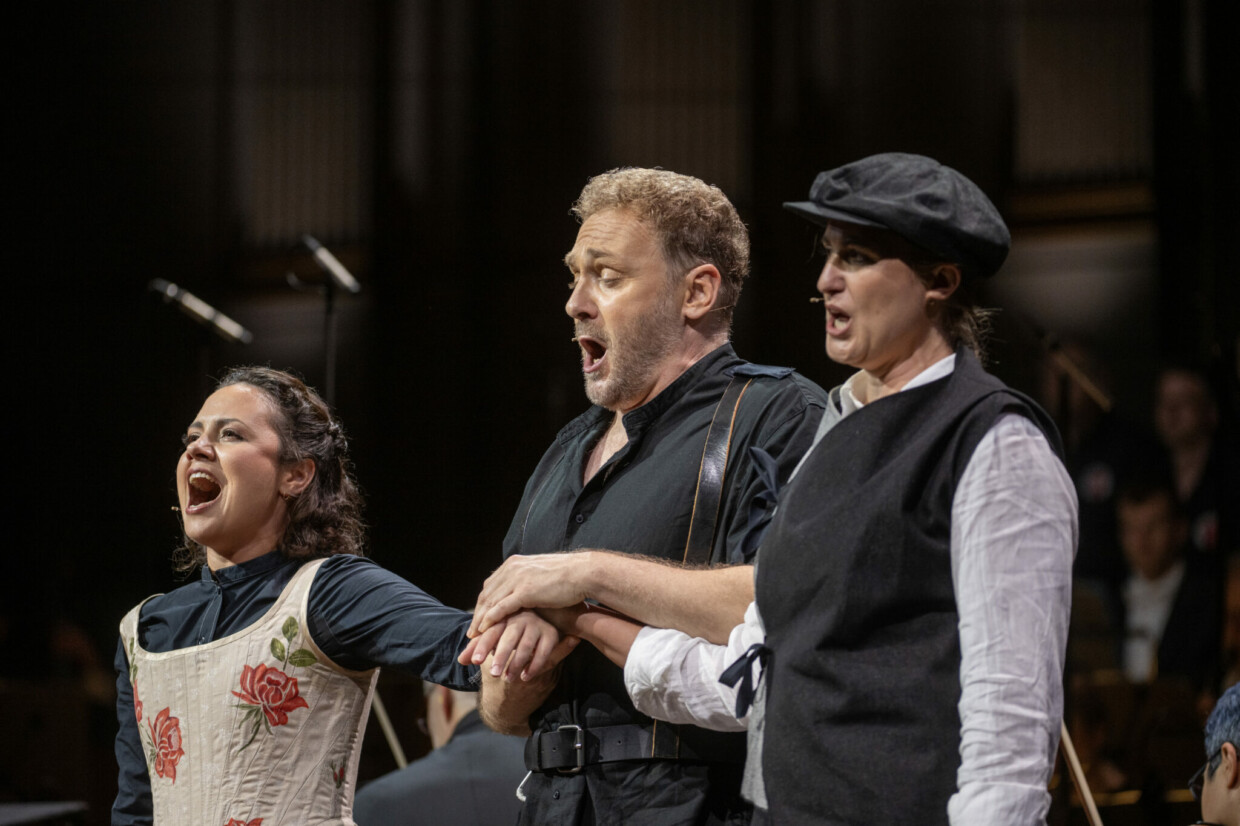 Katharina Konradi, Christof Fischesser und Jacquelyn Wagner in Beethovens „Fidelio“ in Zürich