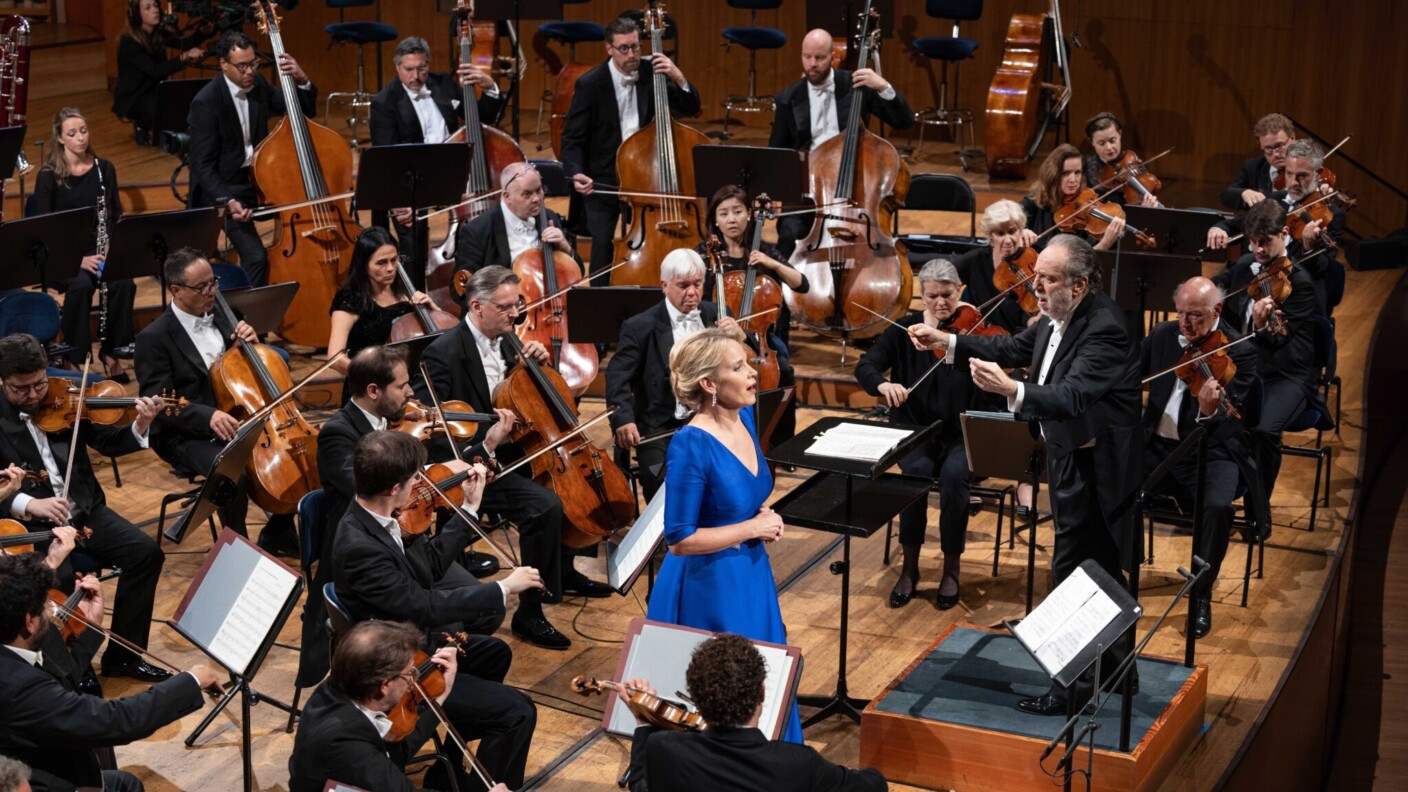Elīna Garanča singt beim Lucerne Festival Mahlers „Rückert-Lieder“ unter der Leitung von Riccardo Chailly